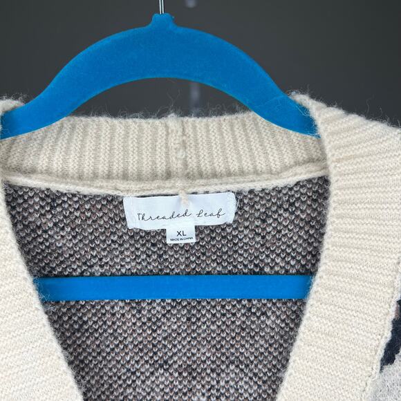 Threaded Leaf Cheetah Print Cardigan Size XL - Picture 3 of 3